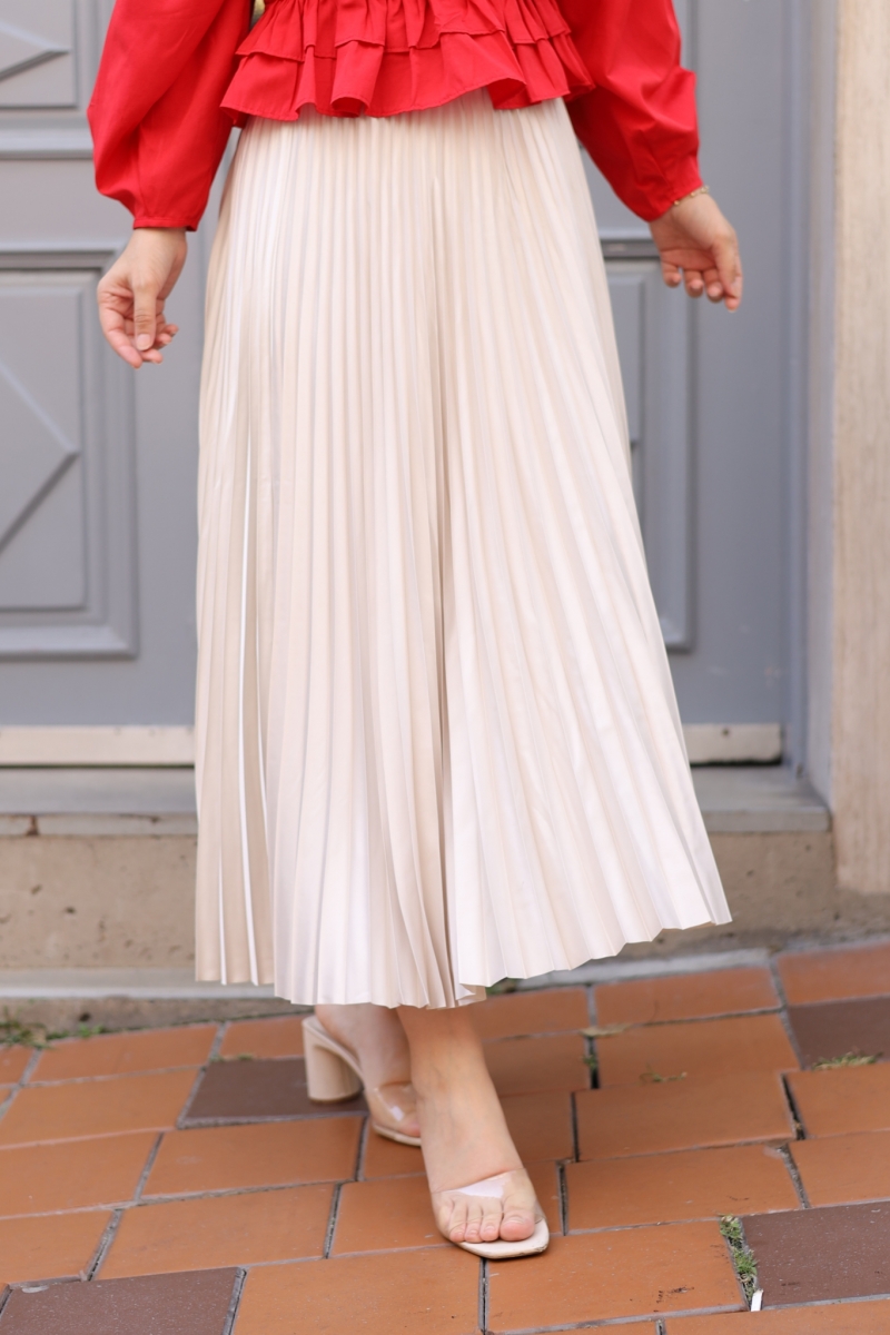 Lariva Beige Satin Skirt